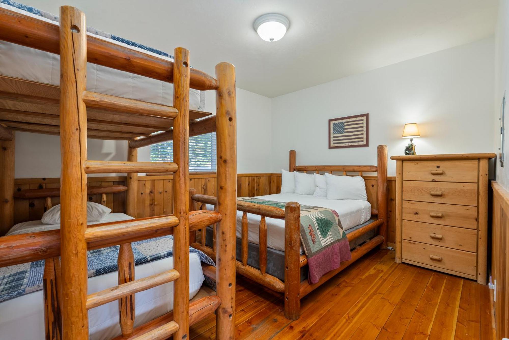 Shelter Cove Resort & Marina Odell Lake Экстерьер фото